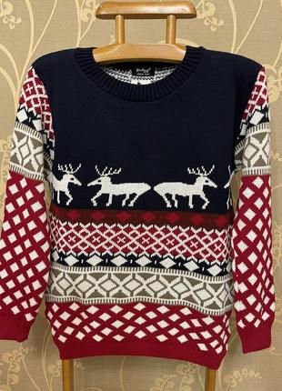 Очень красивый и стильный брендовый вязаный свитер в рисунках 21.2 фото