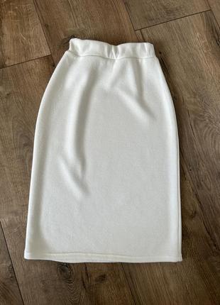 Новый трикотажный костюм с юбкой