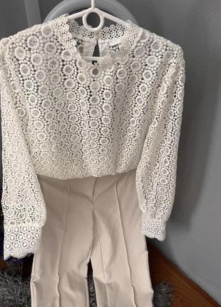 Мереживна блуза  рубашка женская от h&m молочная нежная женственная кружево3 фото