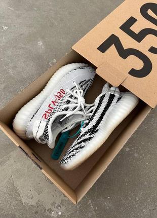 Кроссовки adidas yeezy boost 350"zebra” dresses2 фото