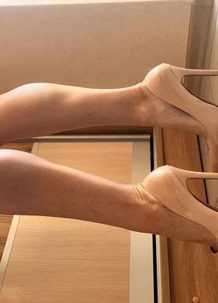 Туфлі лаковані 37 розмір