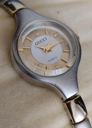 Годинник gucci у срібно-золотому тоні