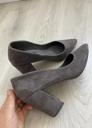 Туфлі,туфлі на каблуку