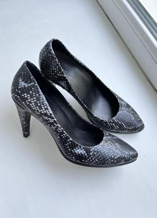 Туфли женские кожаные