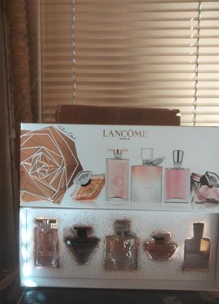 Lancome idoleпарфумована вода

мини 5 мл2 фото