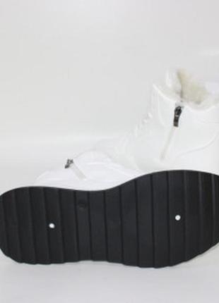 Білі зимові кросівки на блискавці4 фото