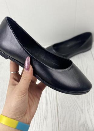 Черные балетки из натуральной кожи