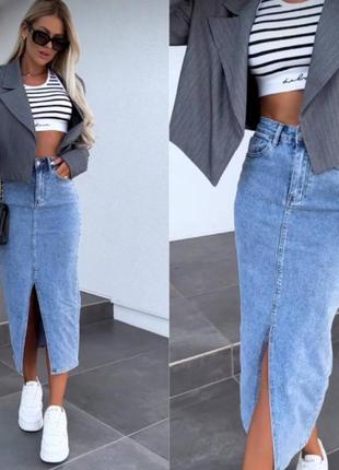 Трендовая длинная джинсовая юбка с разрезом