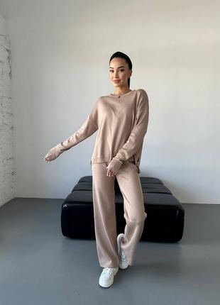 Брючный костюм вязаный