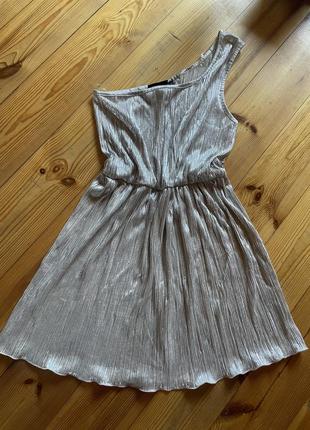 Платье металлик на одно плечо