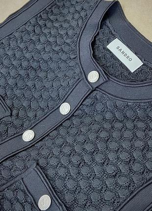 Базовое черное длинное платье клеш без рукавов sandro с перфорациями