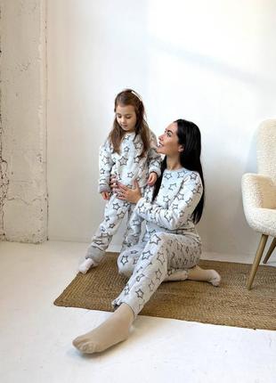 Невероятный семейный образ тёплая махровая пижама мама и дочь