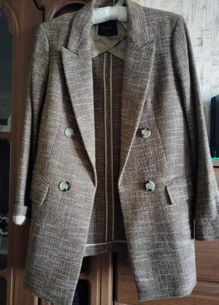 Стильный  шерстянойблейзер massimo dutti