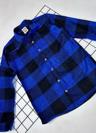 Стильная теплая рубашка в клетку для парня.