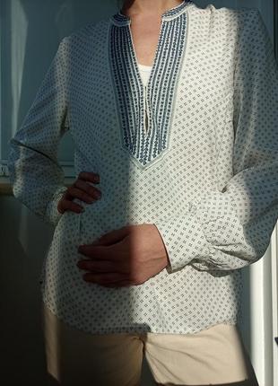 Блуза с вышитым воротничком1 фото