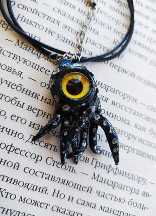 Кулон восьминіг з епоксидної смоли глини