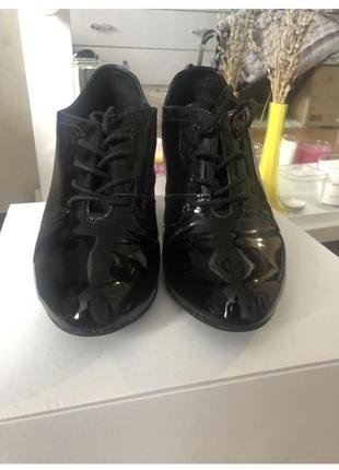 Черные кожаные лакированные туфли полуботинки ботильоны5 фото