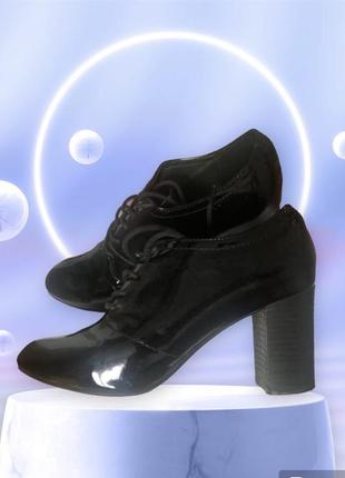 Черные кожаные лакированные туфли полуботинки ботильоны3 фото