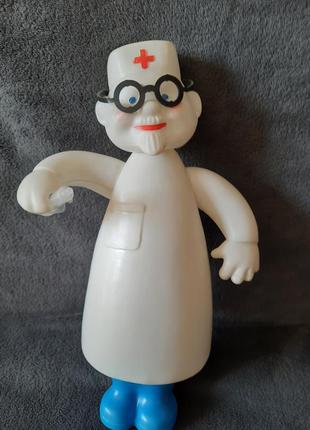 Вінтажна дитяча іграшка доктор айболіт