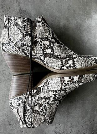 Женские ботинки a.n.a a new approach 37 размер с имитацией кожи змеи3 фото