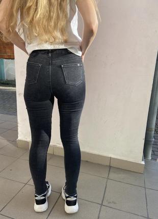 Черные джинсы-скинни высокая посадка2 фото