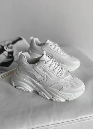 Кросівки жіночі в двух кольорах