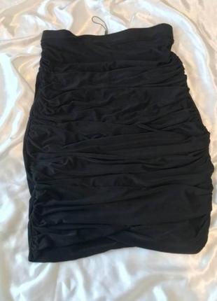 Черная юбка по фигуре
