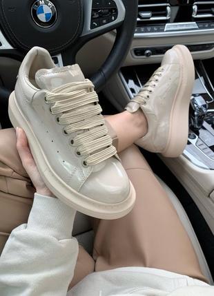 Кросівки alexander mcqueen light  beige patent
кроссовки3 фото