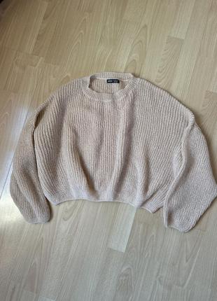 Бежевый пуловер