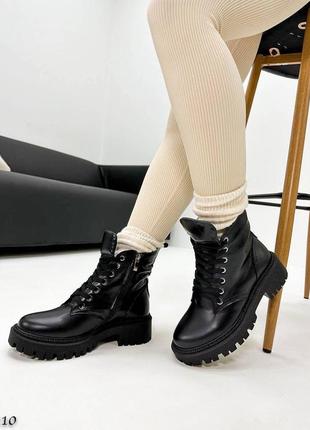 Демісезонні жіночі шкіряні ботинки чорного кольору, трендові жіночі ботинки низький хід на шнурівці