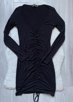 Плаття по фігурі віскоза сукня чорна із збіркою