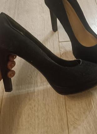 Черные замшевые туфли 39(40)