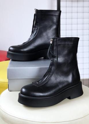 ⭐️the row zipped boot black in leather чоботи5 фото
