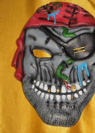 Карнавальная маскарадная маска пират.1 фото