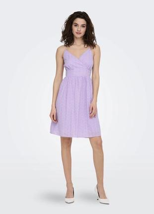 Лавандовое платье из прошвы, фиолетовое платье, платье на бретеляхкотоновое платье от бренда only