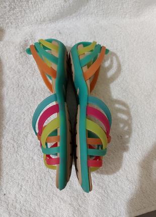 Босоножки кроксы crocs w6 36p разноцветные2 фото