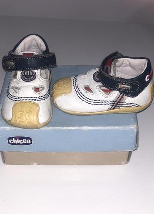 Дитячі туфлі chicco  для перших кроків р.18