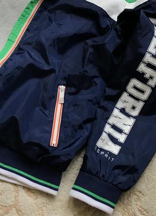 Куртка вітровка з капюшоном