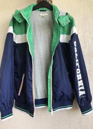 Куртка вітровка з капюшоном