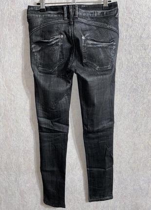 Зауженные  чёрные джинсы с серебристым напылением oodji3 фото