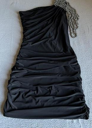 Ефектна сукня на одне плече з декором2 фото