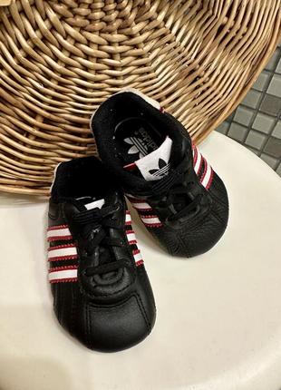 Кроссовки пинетки adidas