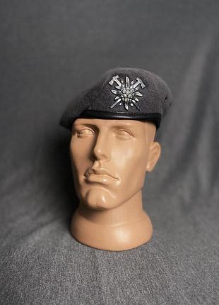 Берет горной пехоты эдельвейс капля темно-серый полный комплект