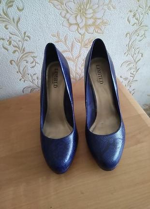 Туфлі р 40 або 7 по ст 26 ш 8 см кабл 11 см