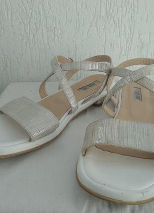 Босоніжки кожанние donna pio made in italy р. 39