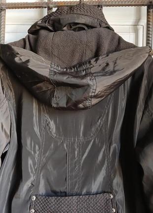 Saturne
темно коричневая куртка плащ демисезонная ветровка4 фото