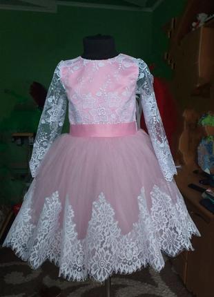 Нежное платье