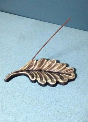 Підставка для ароматичних паличок лист дуба дерев'яна, різьблена 10 х 21 см.