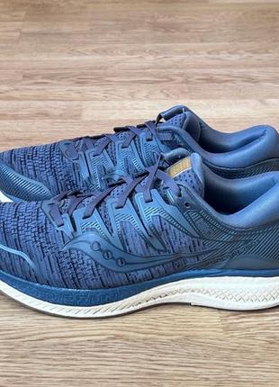 Кросівки saucony 44 розміру в ідеальному стані