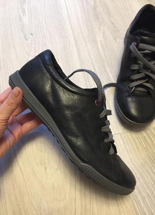 Кожаные кроссовки boots ecco